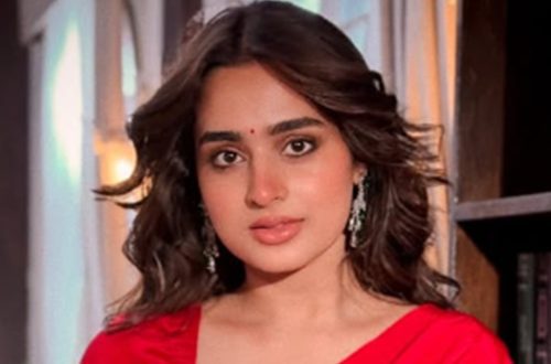 Ayesha Khan Biography