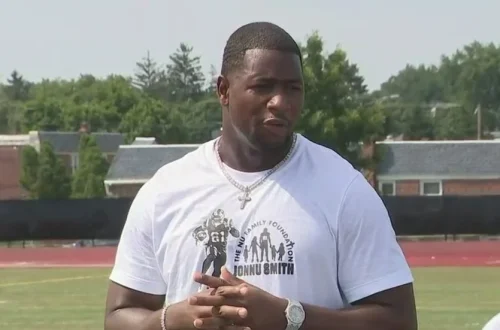 Jonnu Smith biography