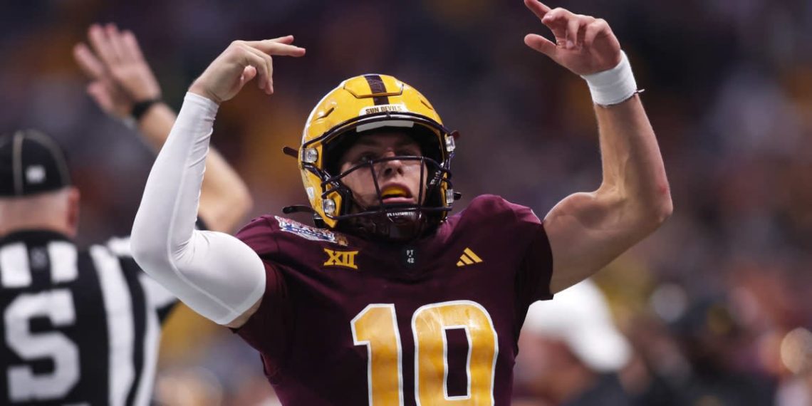 Sam Leavitt Biography